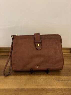 Fossil Bown Distressed Leather Wristlet Wallet Clutch